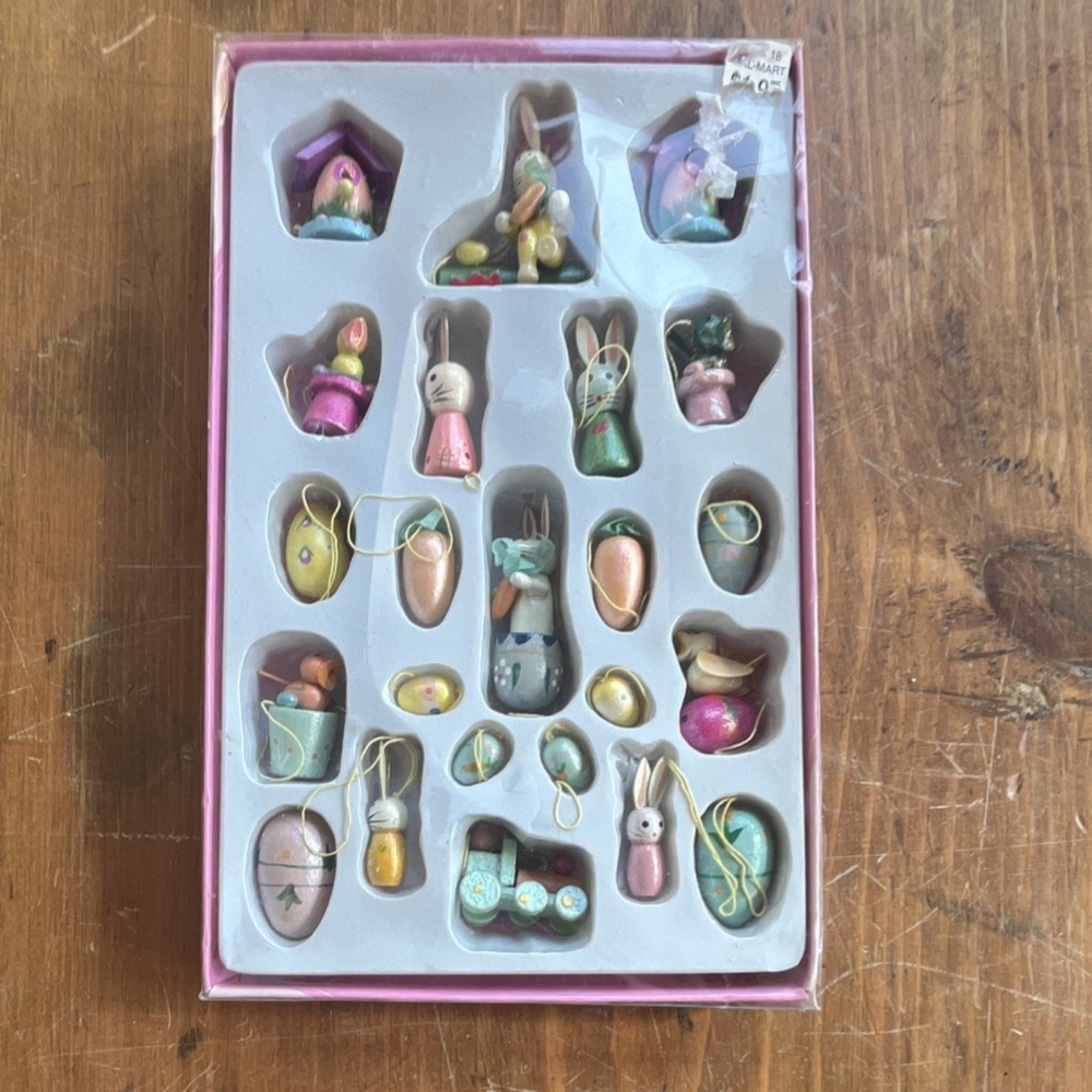 Vintage Wooden Easter Ornaments 23pc Set Miniature Painted Tree Decor
